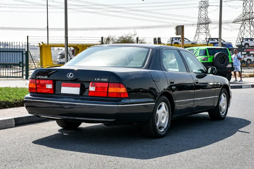 1998 - LEXUS LS400 - SUPER CLEAN  - ONLY 89,000 KM - Image 8