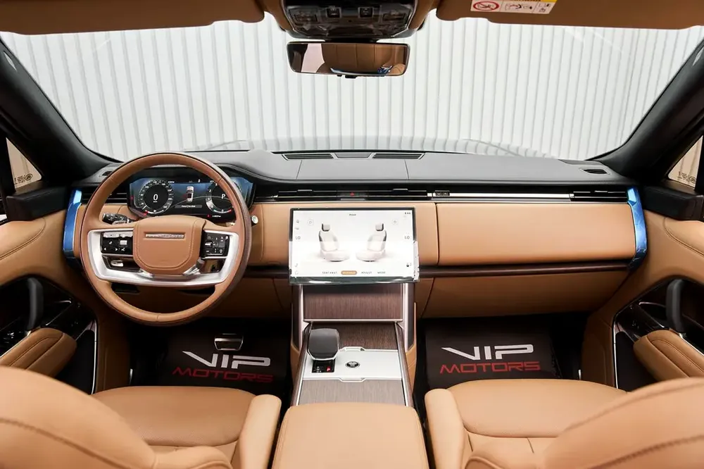 RANGE ROVER VOGUE V8 HSE, 2024, GCC, DEALER WARRANTY AND SERVICE CONTRACT, IMMACULATE CONDITION - Image 11