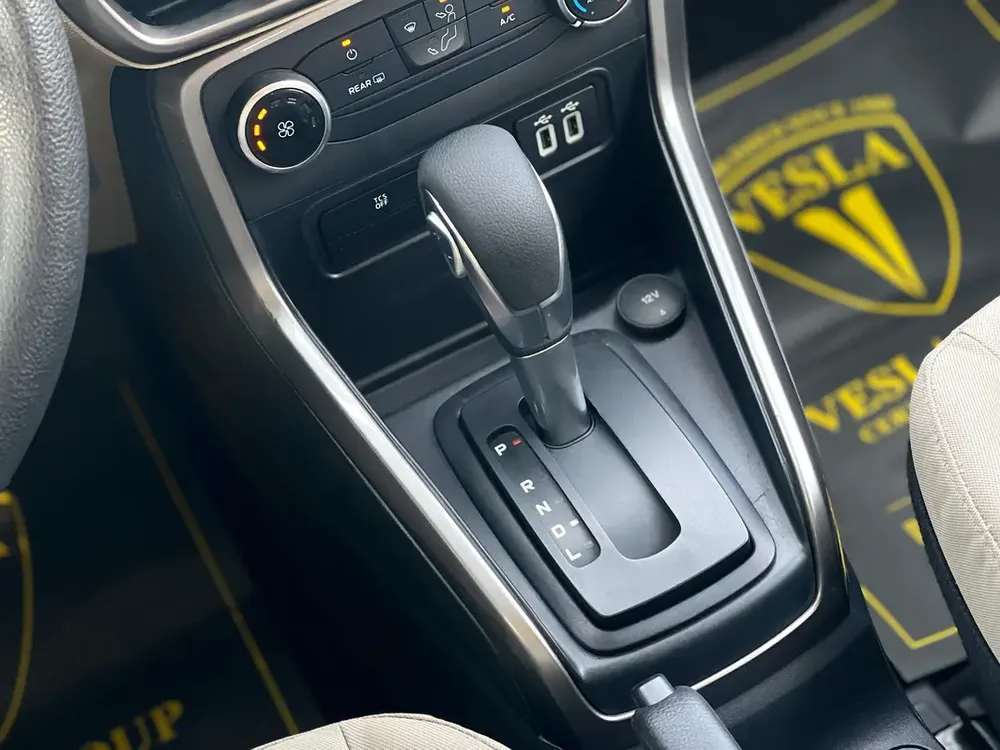 UNLIMITED MILEAGE WARRANTY / TREND + CRUISE CONTROL + NAVIGATION + CAMERA + ALLOY WHEELS + CAR PLAY - Image 11