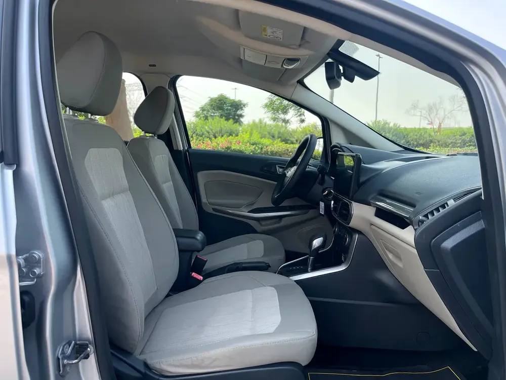 UNLIMITED MILEAGE WARRANTY / TREND + CRUISE CONTROL + NAVIGATION + CAMERA + ALLOY WHEELS + CAR PLAY - Image 13