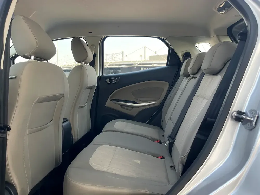 UNLIMITED MILEAGE WARRANTY / TREND + CRUISE CONTROL + NAVIGATION + CAMERA + ALLOY WHEELS + CAR PLAY - Image 14
