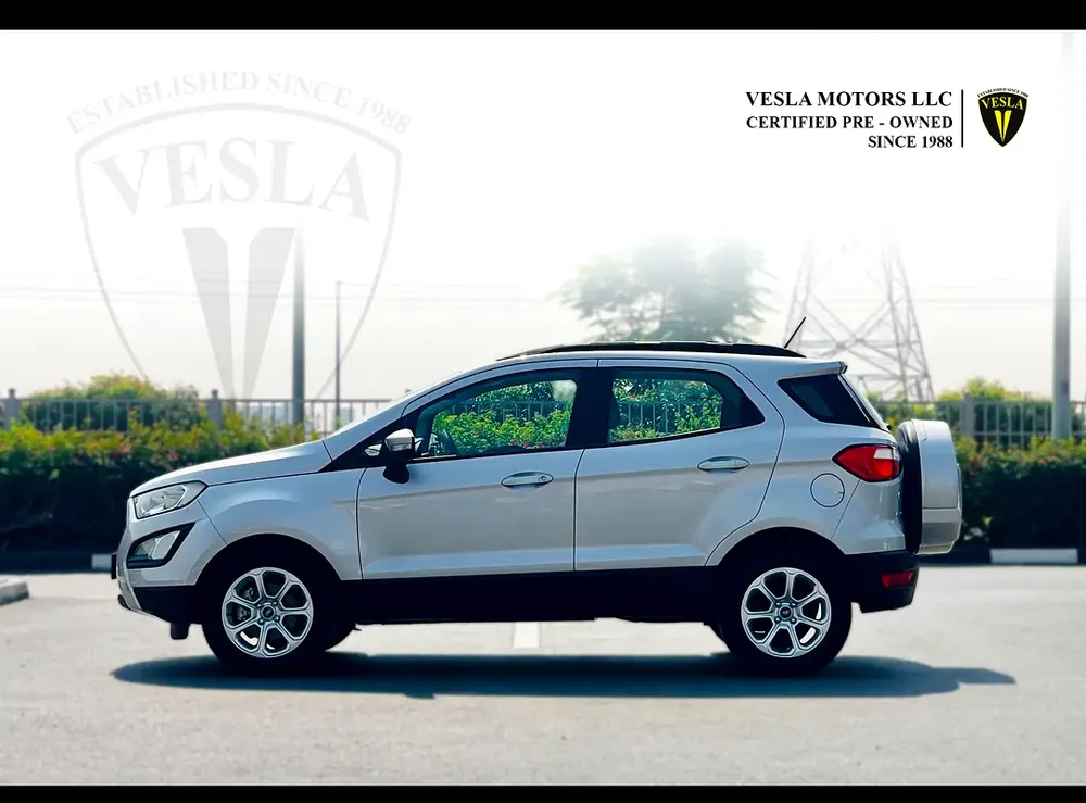 UNLIMITED MILEAGE WARRANTY / TREND + CRUISE CONTROL + NAVIGATION + CAMERA + ALLOY WHEELS + CAR PLAY - Image 4