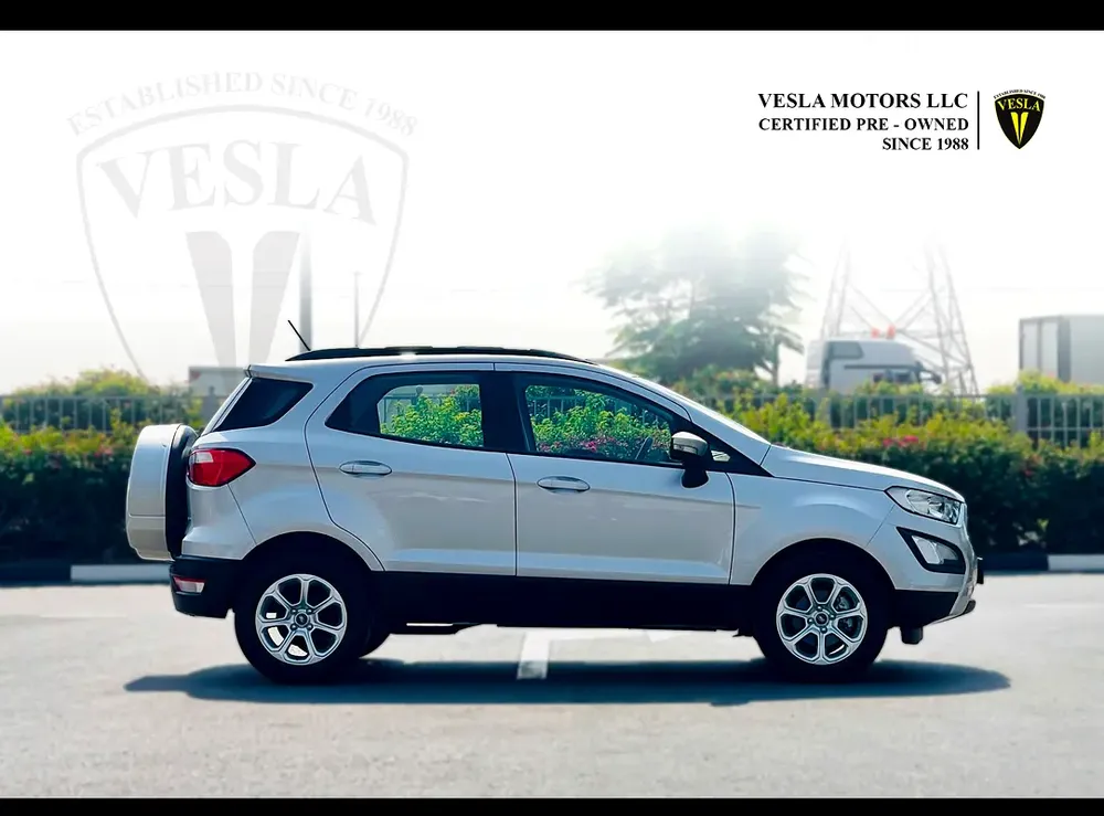 UNLIMITED MILEAGE WARRANTY / TREND + CRUISE CONTROL + NAVIGATION + CAMERA + ALLOY WHEELS + CAR PLAY - Image 5