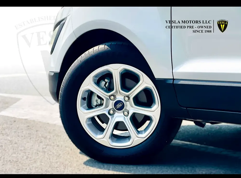 UNLIMITED MILEAGE WARRANTY / TREND + CRUISE CONTROL + NAVIGATION + CAMERA + ALLOY WHEELS + CAR PLAY - Image 6