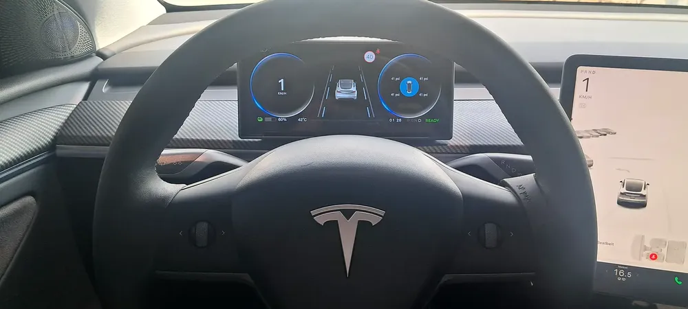 MODEL Y 2024 LONG RANGE 52000 KM DUAL MOTOR FULL OPTION + GCC ORGINAL PAINT 100% + EXTRA OPTION - Image 17