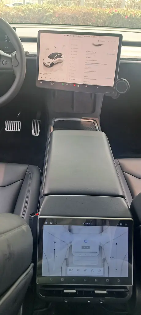 MODEL Y 2024 LONG RANGE 52000 KM DUAL MOTOR FULL OPTION + GCC ORGINAL PAINT 100% + EXTRA OPTION - Image 18