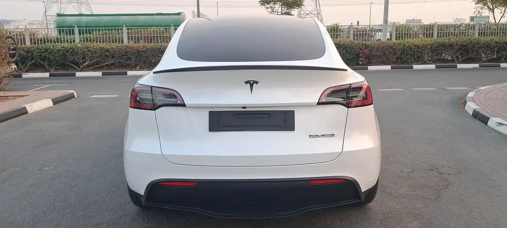 MODEL Y 2024 LONG RANGE 52000 KM DUAL MOTOR FULL OPTION + GCC ORGINAL PAINT 100% + EXTRA OPTION - Image 4