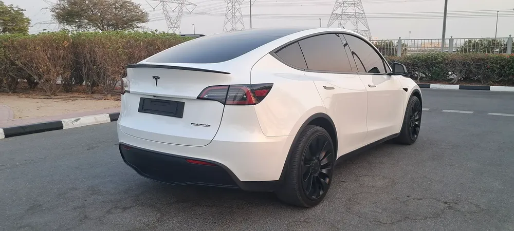 MODEL Y 2024 LONG RANGE 52000 KM DUAL MOTOR FULL OPTION + GCC ORGINAL PAINT 100% + EXTRA OPTION - Image 5