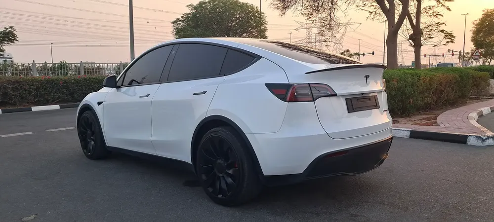 MODEL Y 2024 LONG RANGE 52000 KM DUAL MOTOR FULL OPTION + GCC ORGINAL PAINT 100% + EXTRA OPTION - Image 6