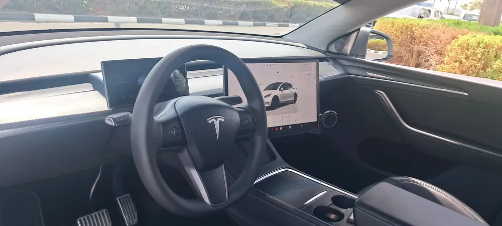 MODEL Y 2024 LONG RANGE 52000 KM DUAL MOTOR FULL OPTION + GCC ORGINAL PAINT 100% + EXTRA OPTION - Image 7