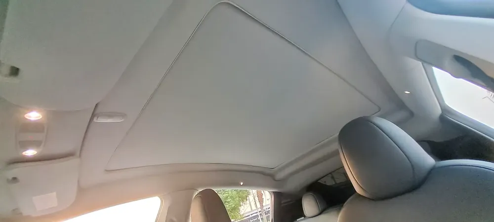MODEL Y 2024 LONG RANGE 52000 KM DUAL MOTOR FULL OPTION + GCC ORGINAL PAINT 100% + EXTRA OPTION - Image 9
