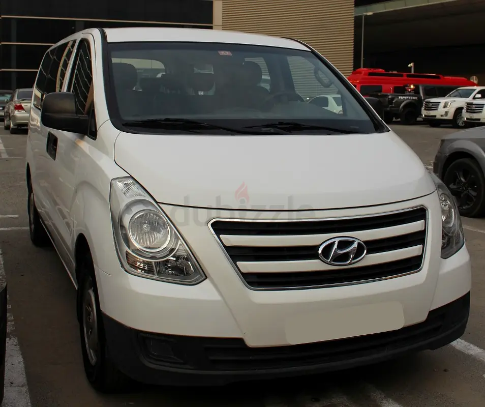 Hyundai H1 12 Seat GCC Single Owner - Image 4