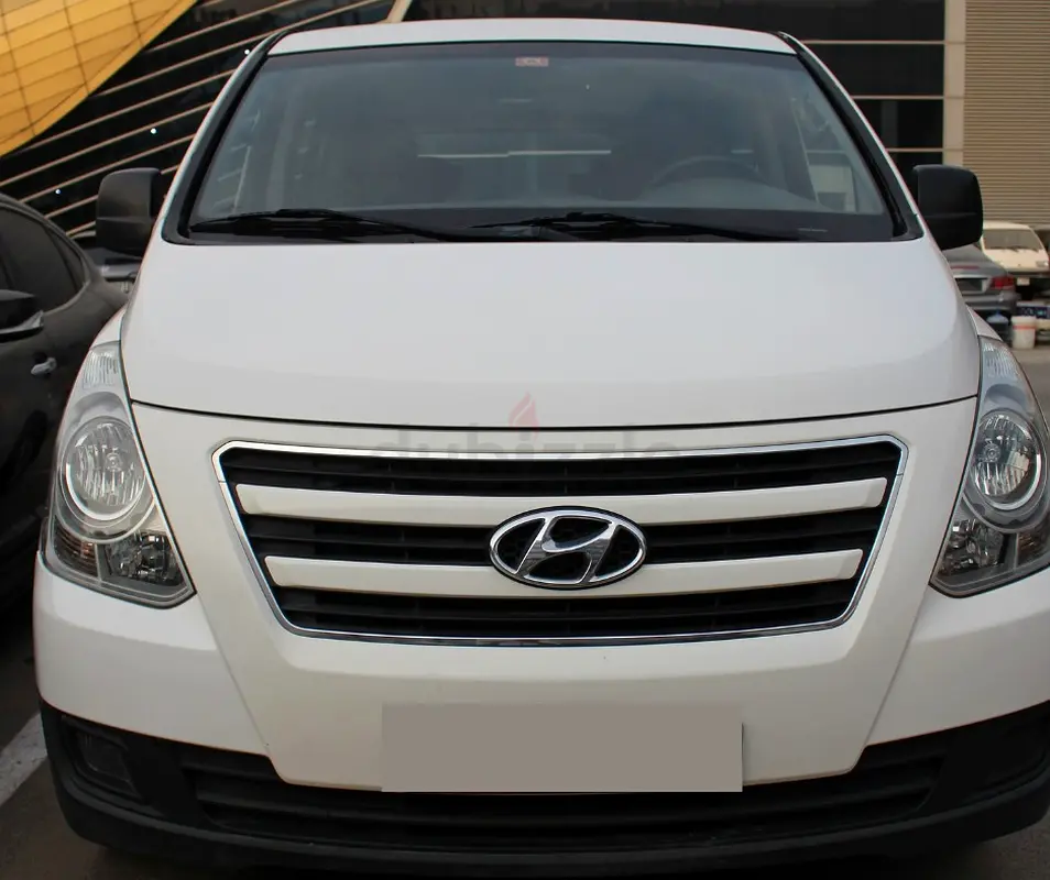 Hyundai H1 12 Seat GCC Single Owner - Image 6