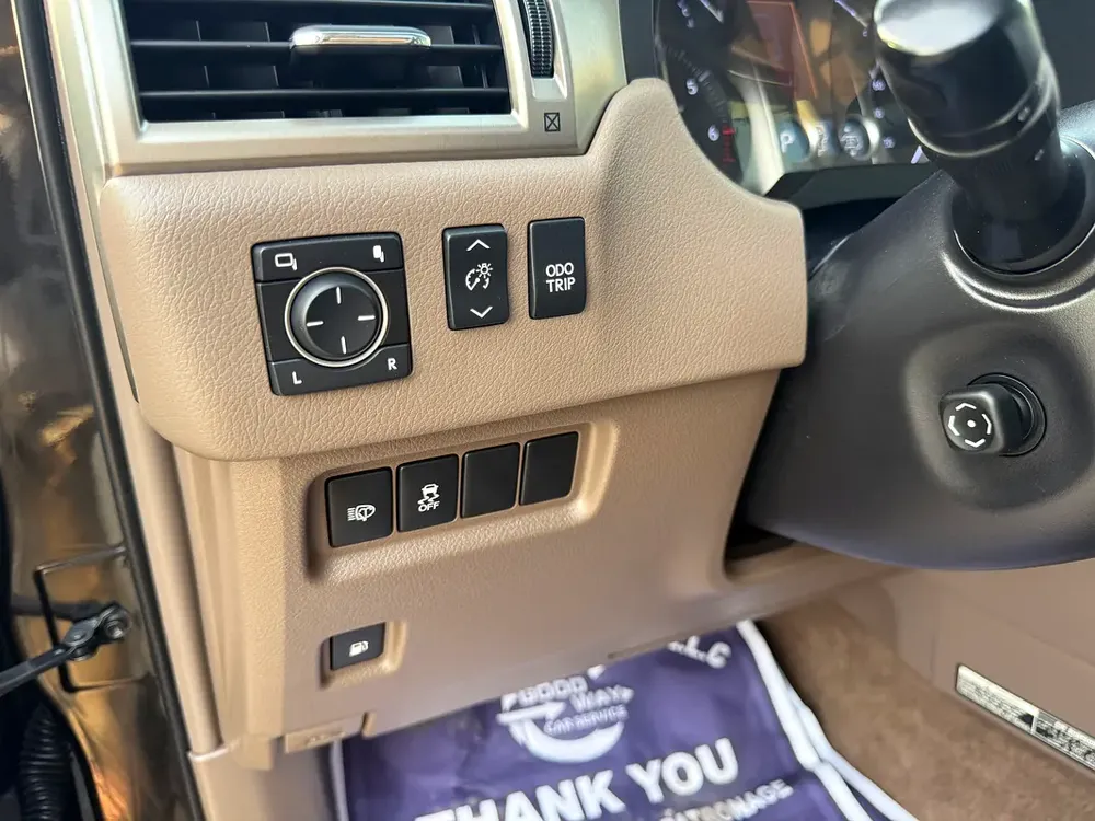 2017 LEXUS GX460 FULL OPTION 4x4 V8/4.6L GCC SPEC - Image 10