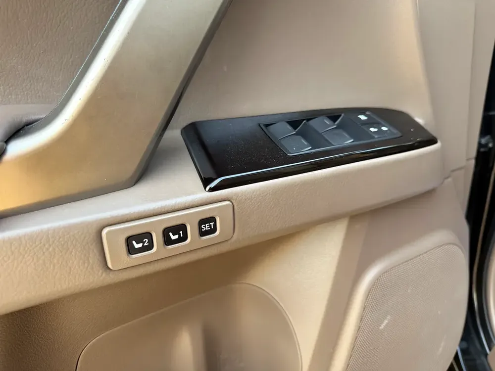 2017 LEXUS GX460 FULL OPTION 4x4 V8/4.6L GCC SPEC - Image 12