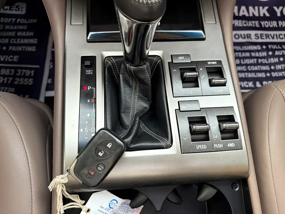 2017 LEXUS GX460 FULL OPTION 4x4 V8/4.6L GCC SPEC - Image 17