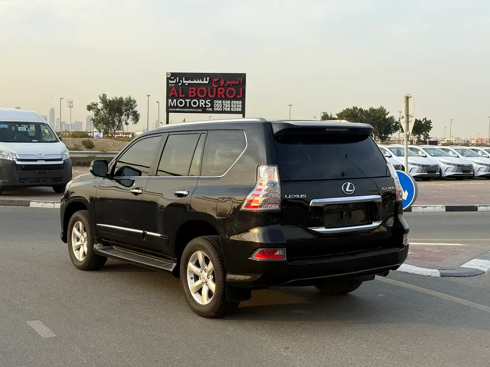 2017 LEXUS GX460 FULL OPTION 4x4 V8/4.6L GCC SPEC - Image 4