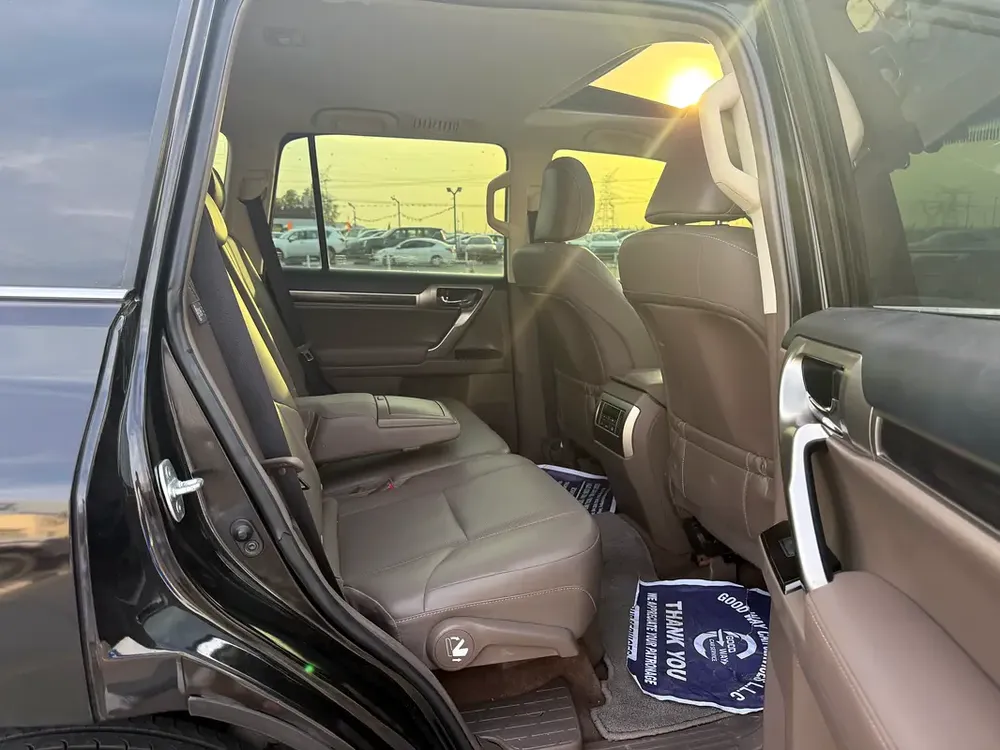 2017 LEXUS GX460 FULL OPTION 4x4 V8/4.6L GCC SPEC - Image 6