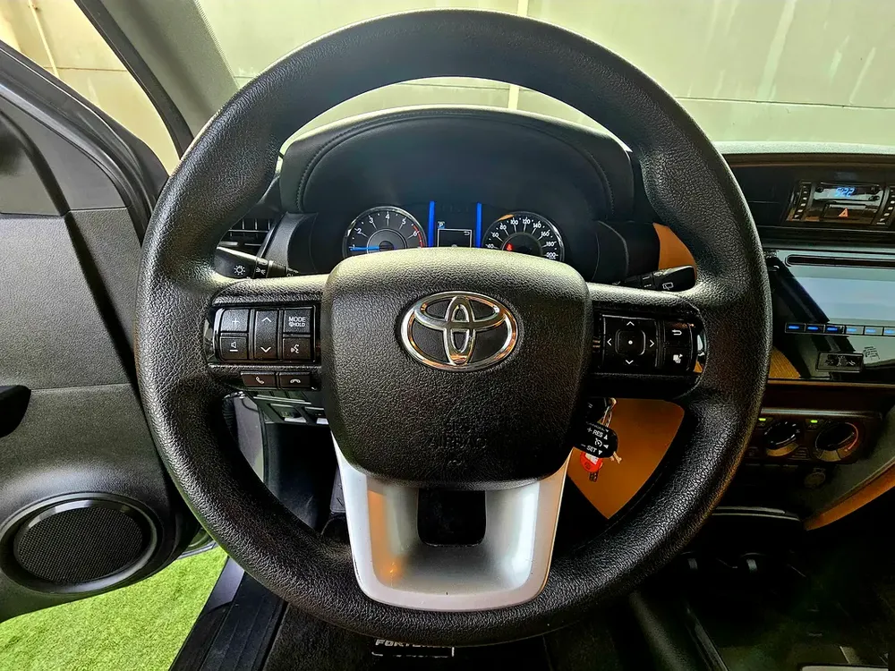 FORTUNER / V4 2.7L 4WD/ LOW MILEAGE/ EXCELLENT CONDITION - Image 15