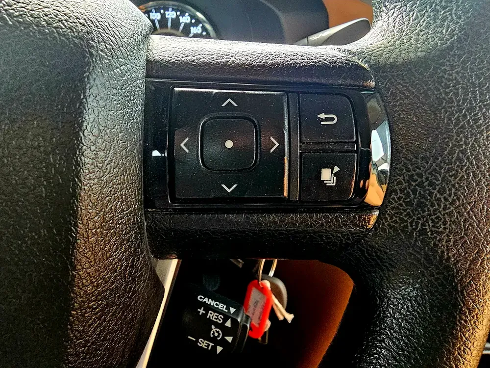 FORTUNER / V4 2.7L 4WD/ LOW MILEAGE/ EXCELLENT CONDITION - Image 16