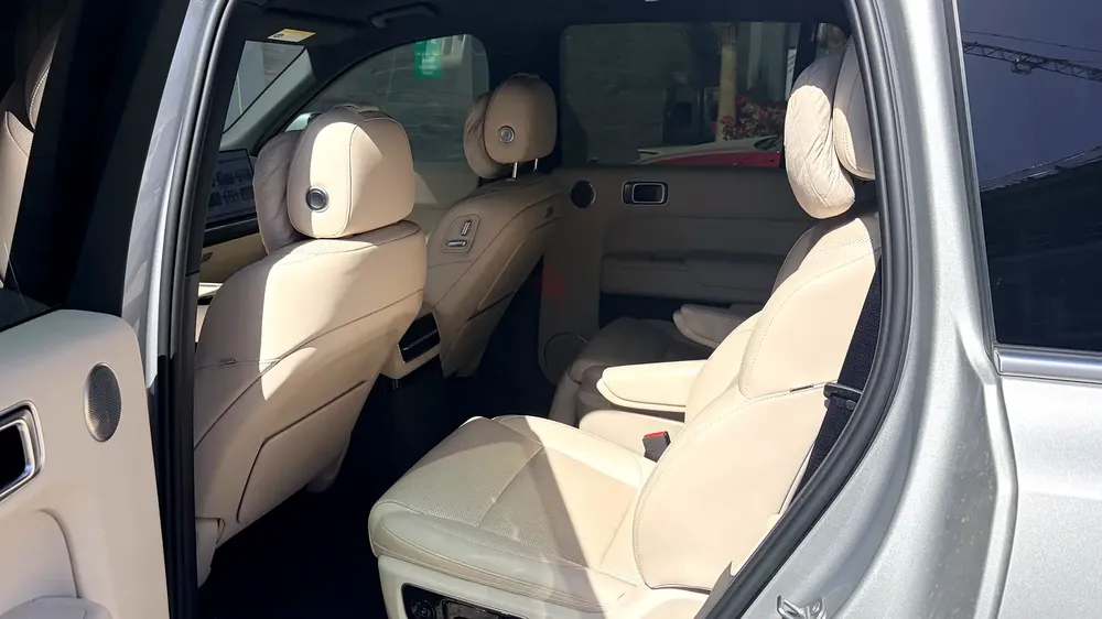 2023 Li Auto L9 Max - Top of the Line Chinese Specs SUV - Image 4