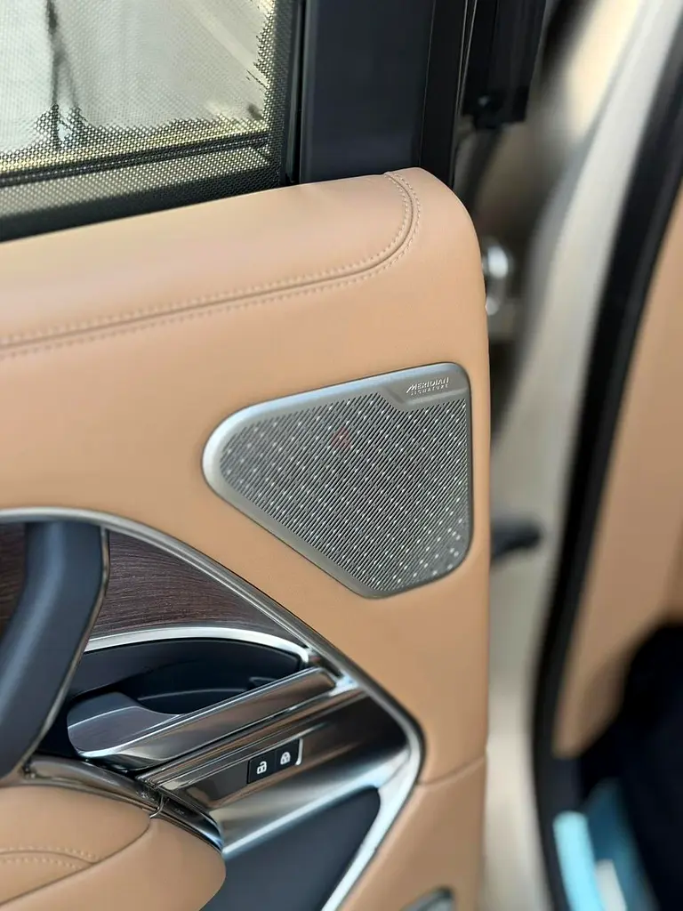 Land Rover Range Rover Autobiography 2023 - GCC Specs - Image 6