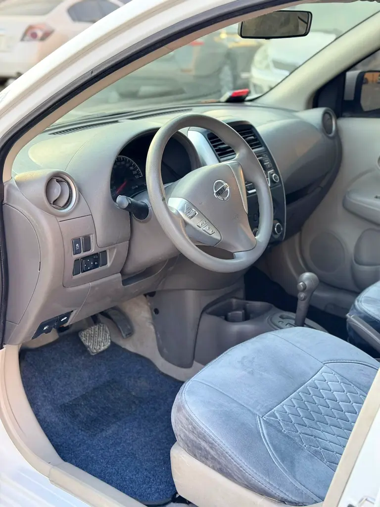 Nissan Sunny 2023 GCC Excellent Condition - Image 4