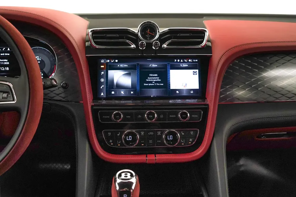 2022 BENTLEY BENTAYGA S / GCC / LOW MILEAGE / DEALER WARRANTY AND SERVICE - Image 11