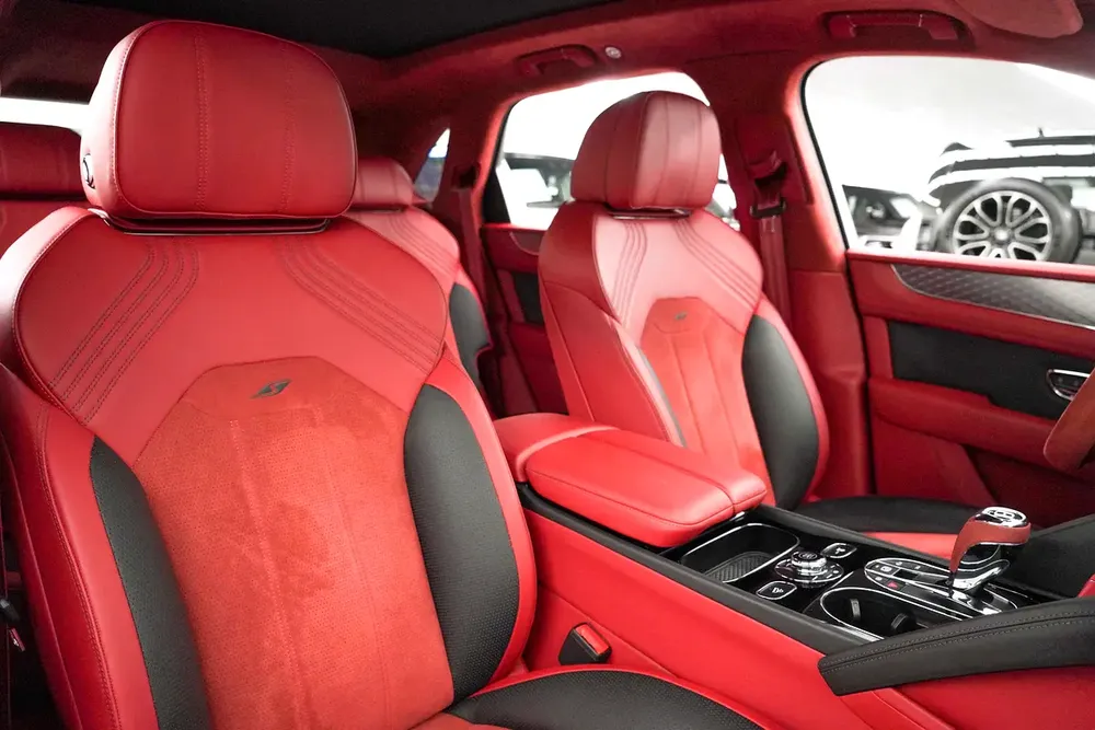 2022 BENTLEY BENTAYGA S / GCC / LOW MILEAGE / DEALER WARRANTY AND SERVICE - Image 13