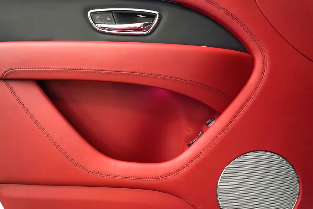 2022 BENTLEY BENTAYGA S / GCC / LOW MILEAGE / DEALER WARRANTY AND SERVICE - Image 15