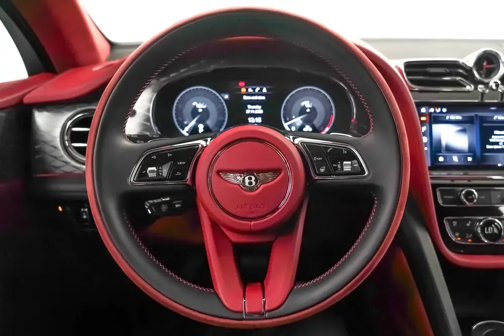 2022 BENTLEY BENTAYGA S / GCC / LOW MILEAGE / DEALER WARRANTY AND SERVICE - Image 9