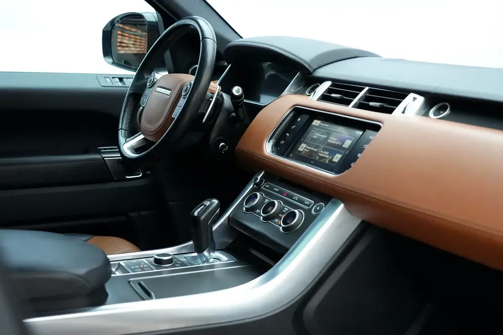 Range Rover HSE 2016 | Agency History - Image 11