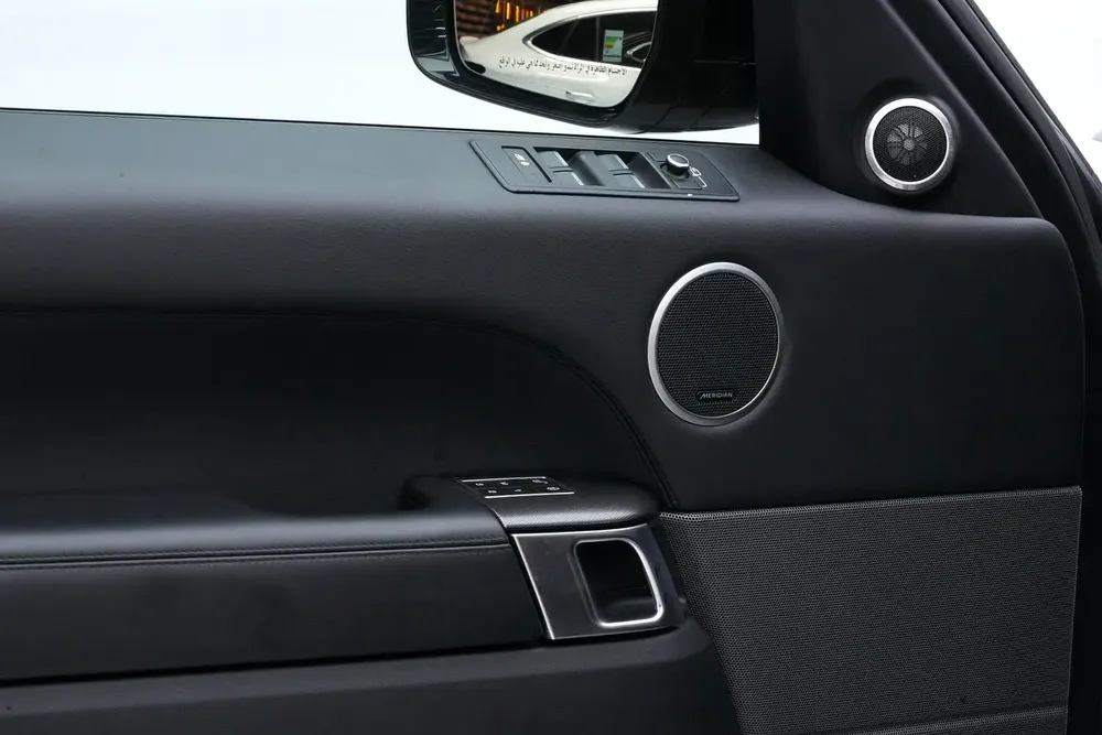 Range Rover HSE 2016 | Agency History - Image 13