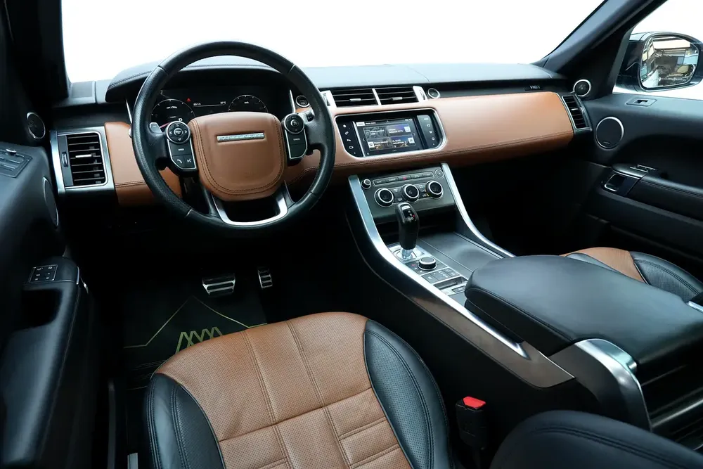 Range Rover HSE 2016 | Agency History - Image 8