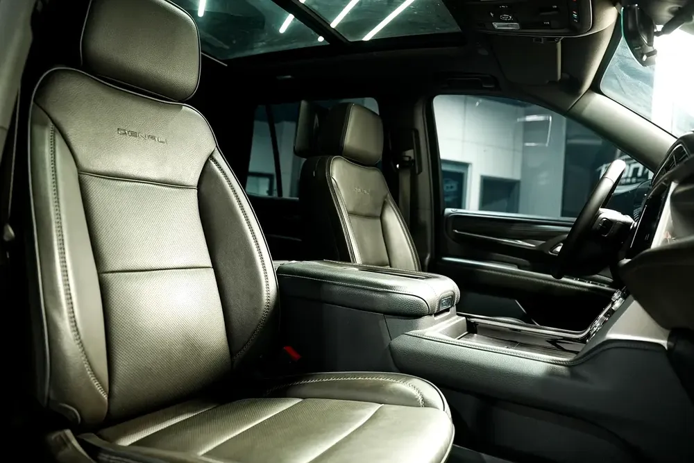 GMC Yukon Denali 2024 - GCC Specs - Brand New - Image 10