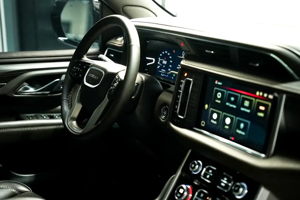 GMC Yukon Denali 2024 - GCC Specs - Brand New - Image 12