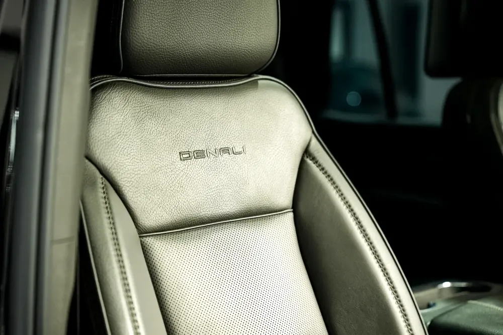 GMC Yukon Denali 2024 - GCC Specs - Brand New - Image 9