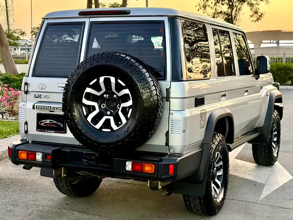 2025 Toyota Land Cruiser 70 LX - GCC Specs - Brand New! - Image 17