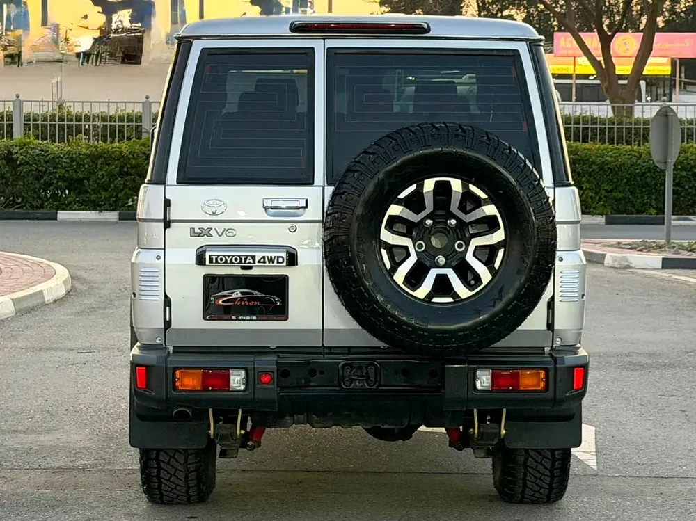 2025 Toyota Land Cruiser 70 LX - GCC Specs - Brand New! - Image 5