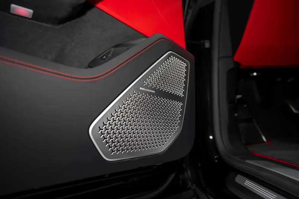 2025 URUS SE HYBRID | STYLE PACKAGE | NEW REAR DIFFUSER  AERO LIP | FULL OPTIONS | JAPANESE SPE - Image 13