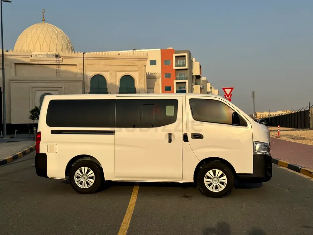 Nissan Urvan 2016 Model GCC - Image 4