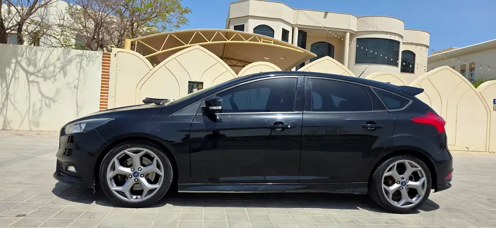 2015-Ford focus  ST -Manual Transmission-Excellent Condition - Image 4