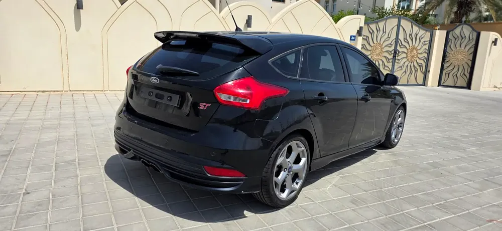 2015-Ford focus  ST -Manual Transmission-Excellent Condition - Image 6