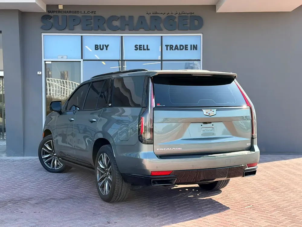 Escalade Platinum Sport Under Warranty  Service Package - Image 6