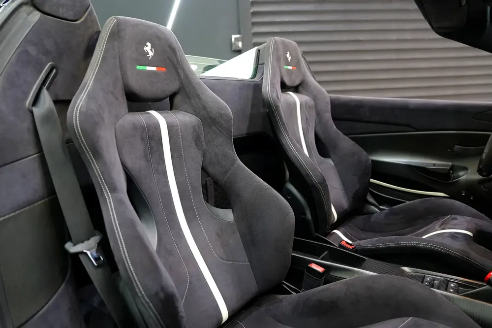 2018 488 Pista Spider, Atelier Ferrari,Apple CarPlay, Special Ext. Carbon Pack, Al Tayer Warr + Serv - Image 9