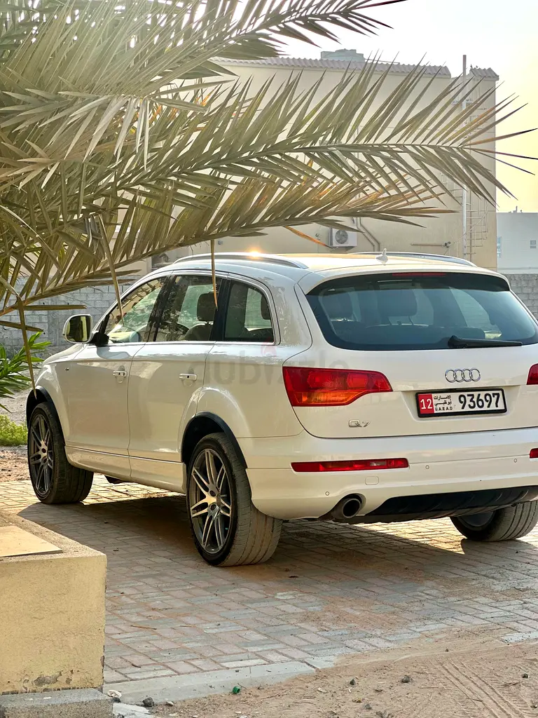 Audi Q7 - Image 11