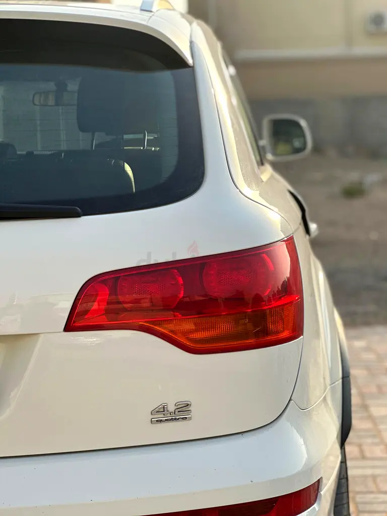 Audi Q7 - Image 8