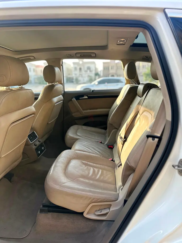 Audi Q7 - Image 9