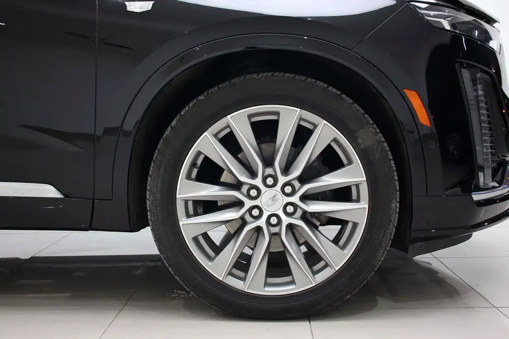 2024 Cadillac XT6 Platinum - GCC Specs -Agency Maintained - Image 6