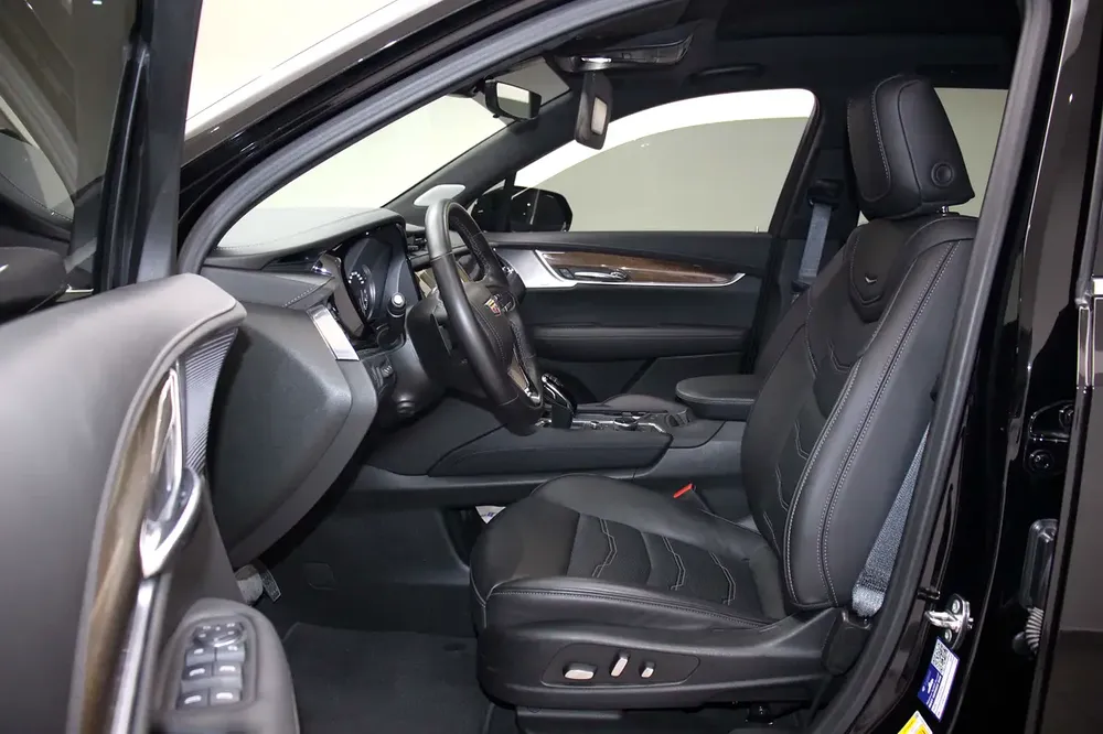 2024 Cadillac XT6 Platinum - GCC Specs -Agency Maintained - Image 8